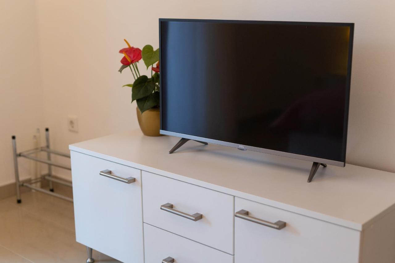 Apartmani Mara Matic Малинска Экстерьер фото