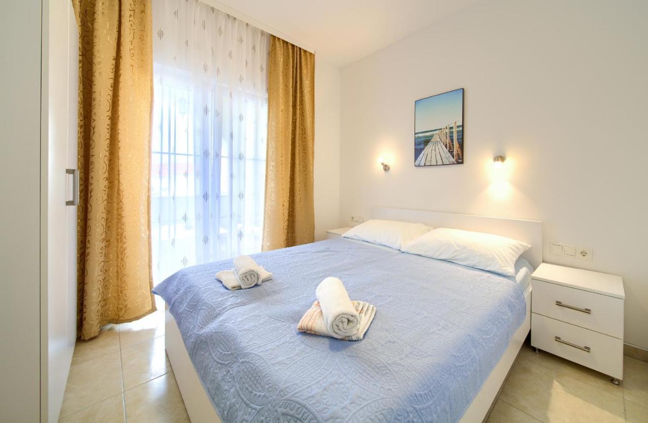 Apartmani Mara Matic Малинска Экстерьер фото