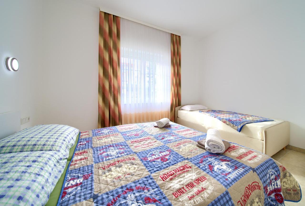 Apartmani Mara Matic Малинска Экстерьер фото